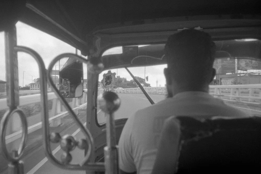 unrelated photo going on a tuk over the Rajigiriya flyover Ilford HP400 / Point & Shoot